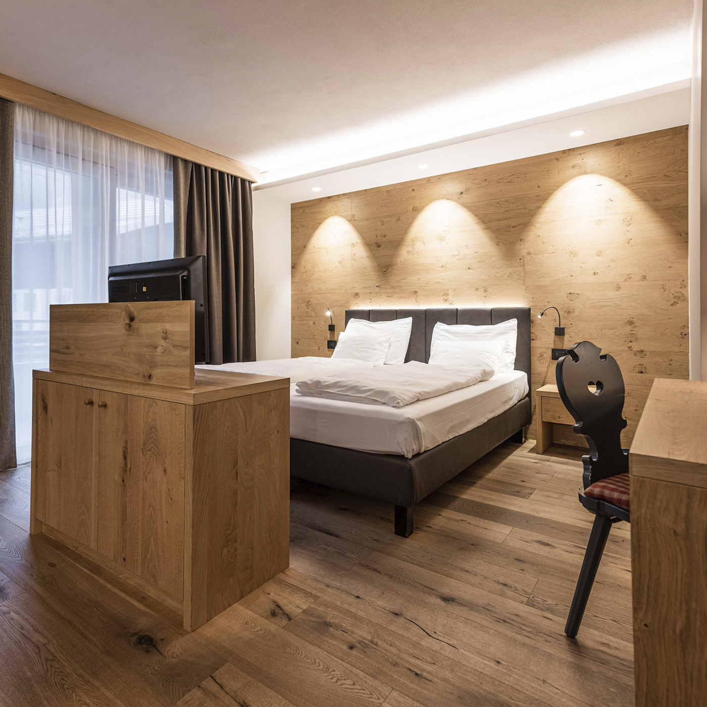 COMFORT ROOMS Alpine design and functionality, Monroc style.