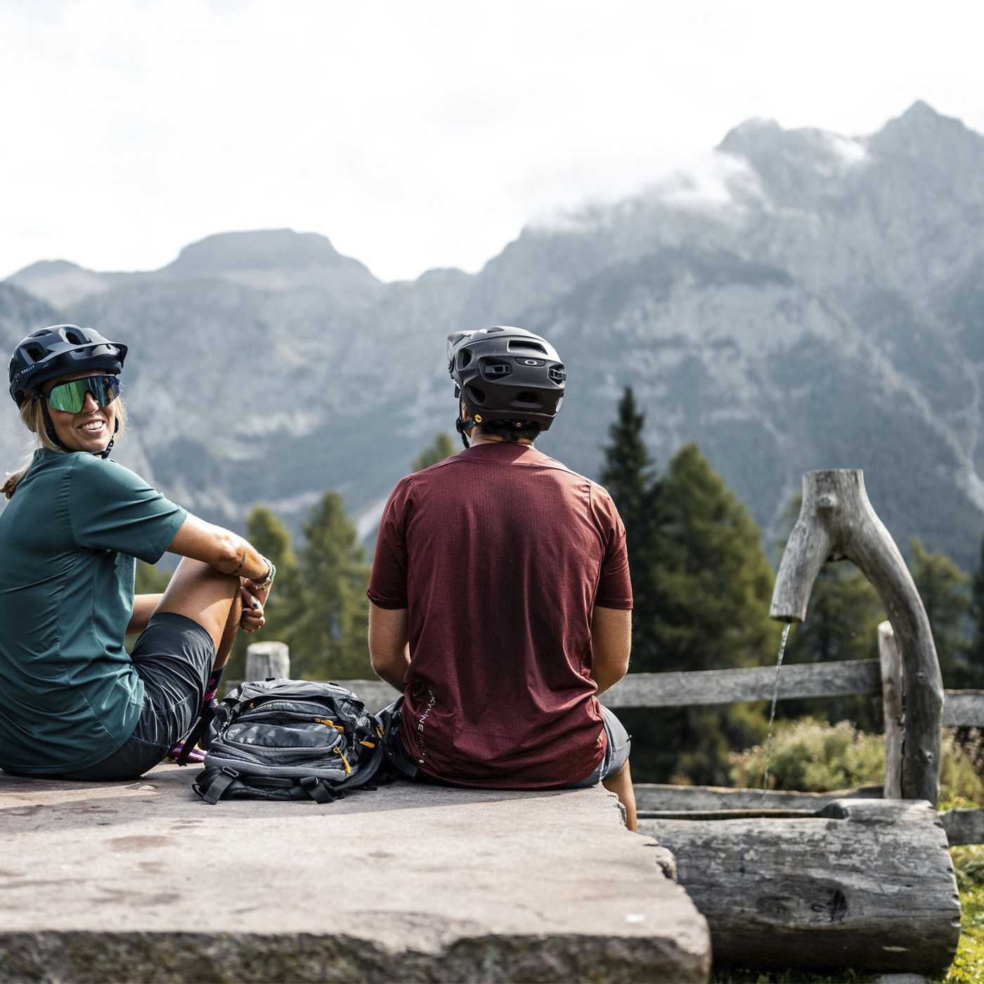 Esplorazione in MTB e gravel bike tra le Dolomiti di Brenta – Val di Sole, spirito MONROC e panorami da conquista