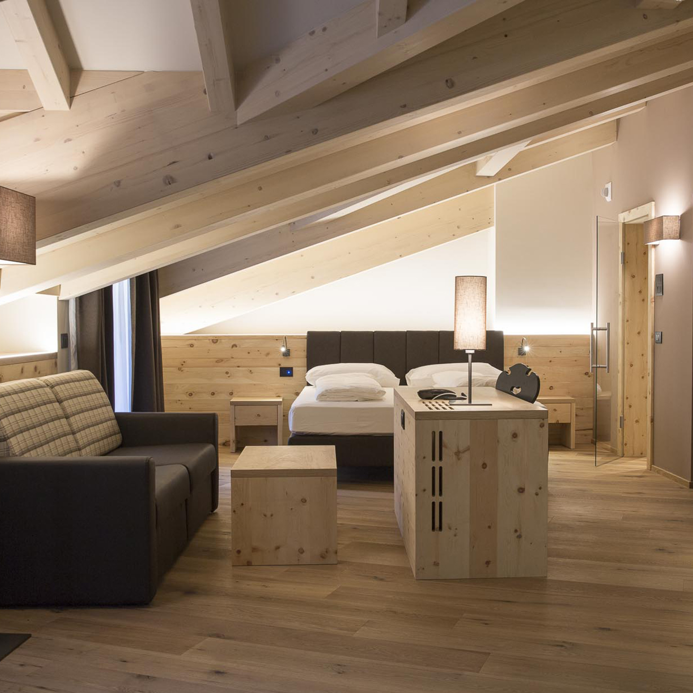 MONROC SUITE In Swiss pine wood: the best of MONROC wrapped in a suite – pure style and comfort.