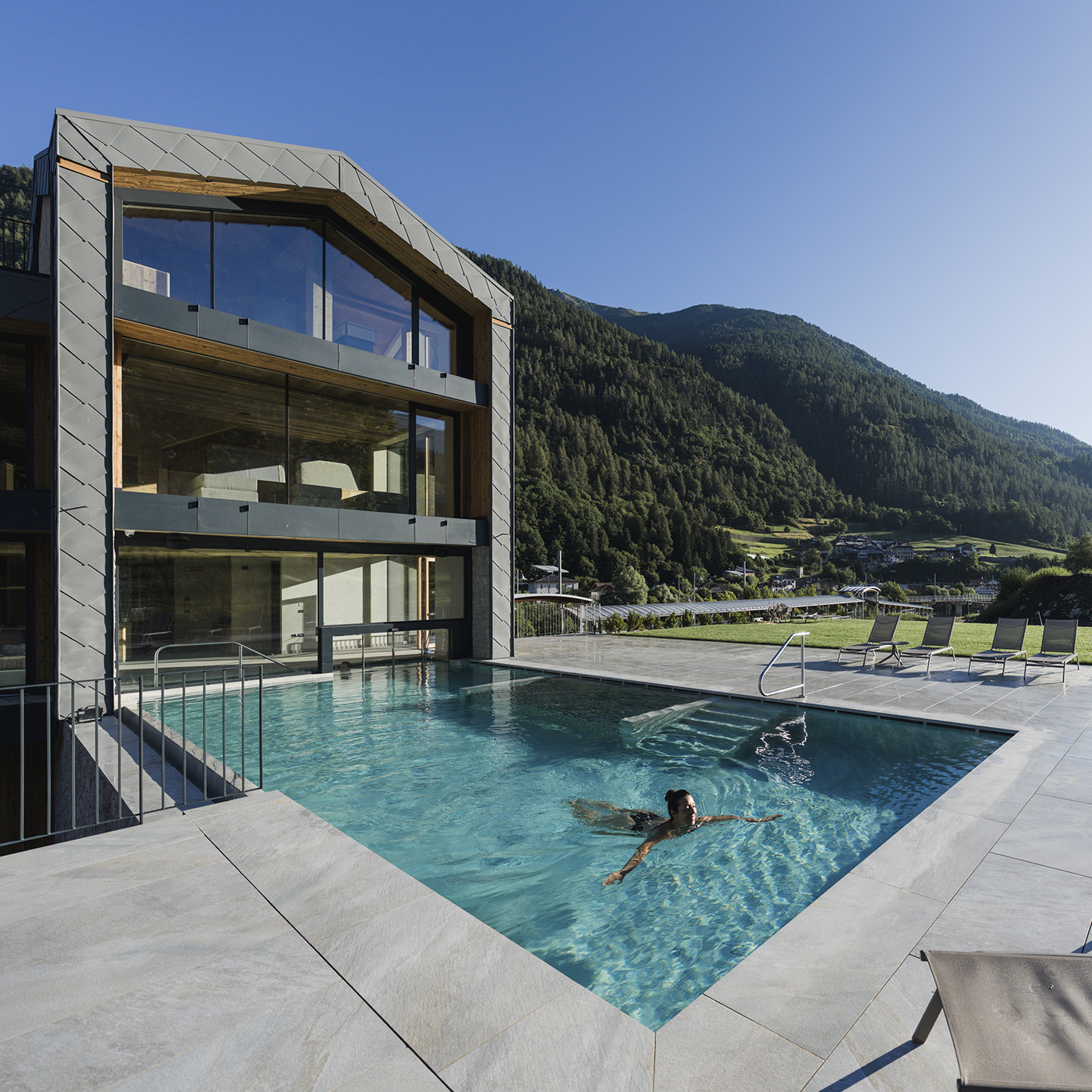 MONROC OLTRE bluemind pool wellness 
