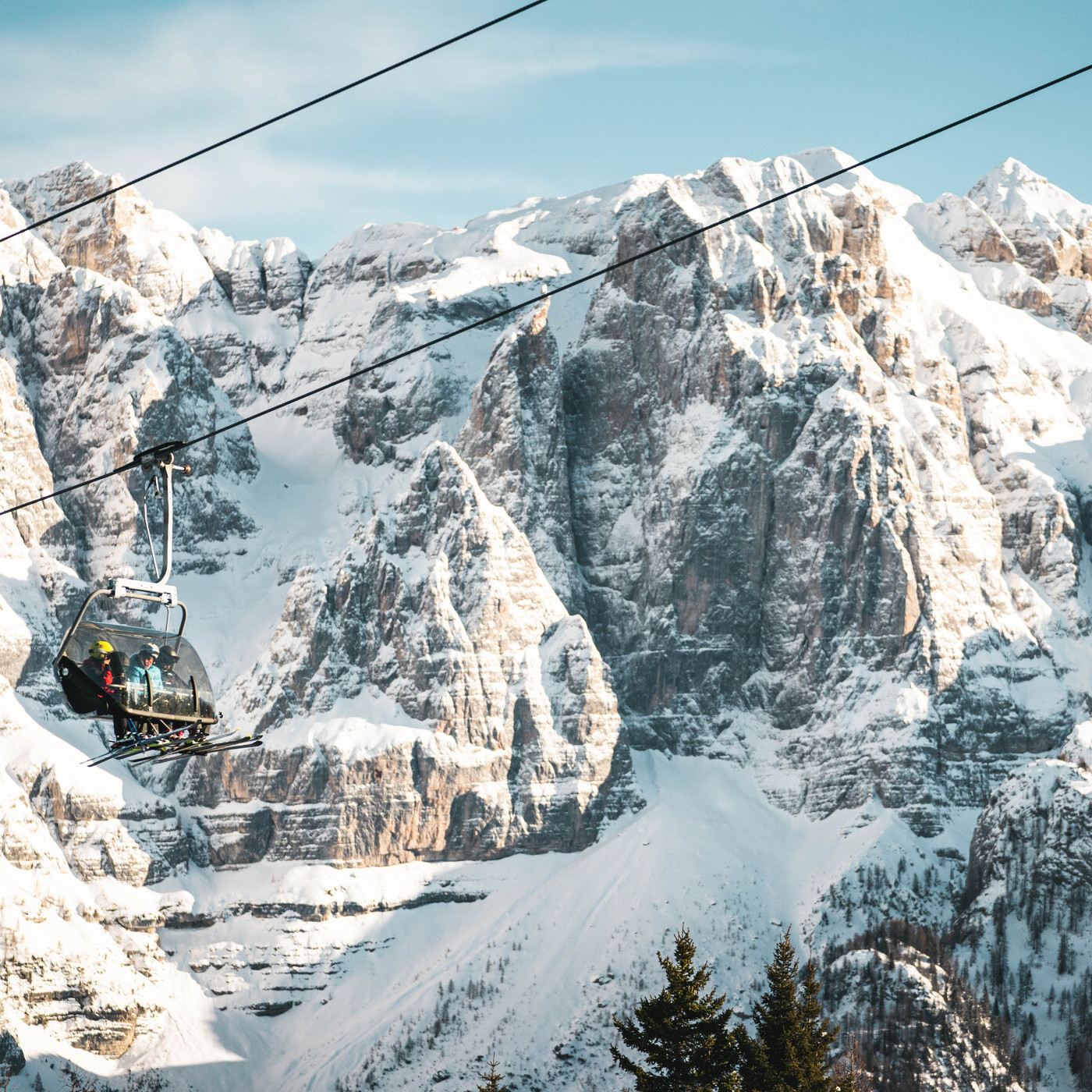 Skiarea-folgarida-Marilleva-vista-Dolomiti-di-Brenta